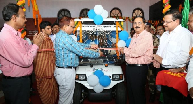 Good Initiative: Nalco CMD flags off Electric Vehicle (EV) service at Cuttack, BBSR railway stations