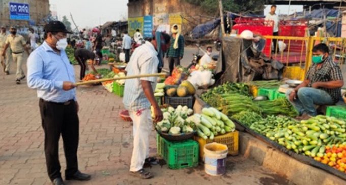 People struggle as prices of vegetables, grains shoot through roof in mandis