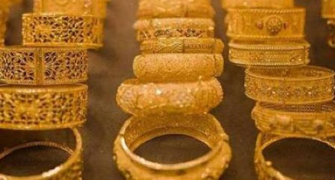 Gold slips Rs 248, silver declines Rs 853