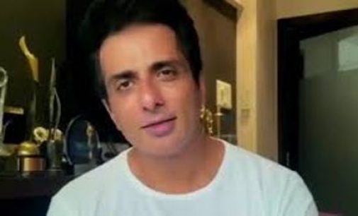 Remember faces trying to fix: Sonu Sood backs IndiGo staff amid cancellation chaos
