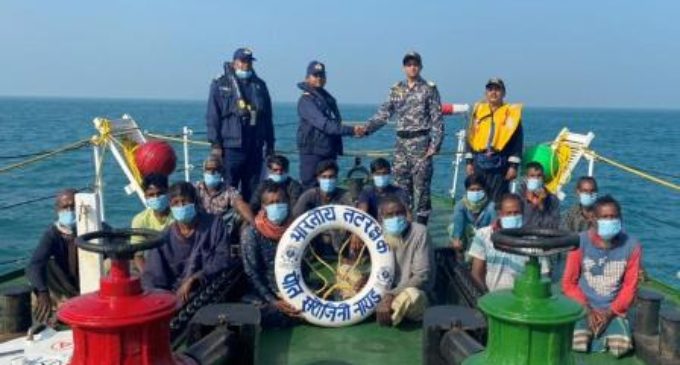 Indian Coast Guard sends back Bangladeshi boat with 20 fishermen