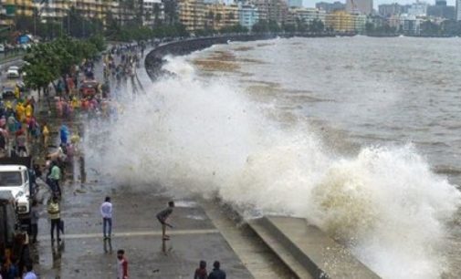 Heavy rain in Mumbai, neighbouring areas; IMD forecasts more showers in next 24 hrs