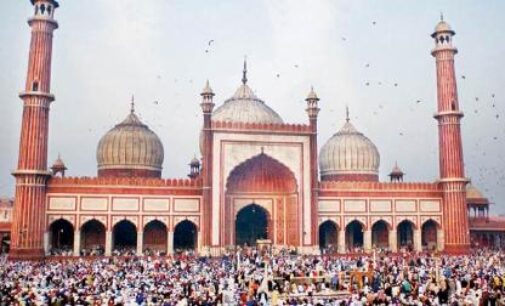 Jama Masjid bans entry of women who come without men