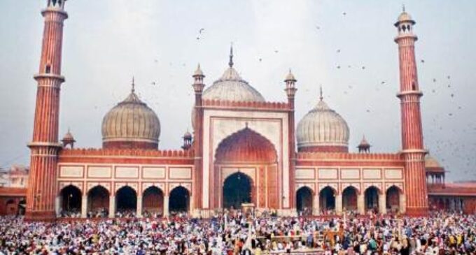 Jama Masjid bans entry of women who come without men