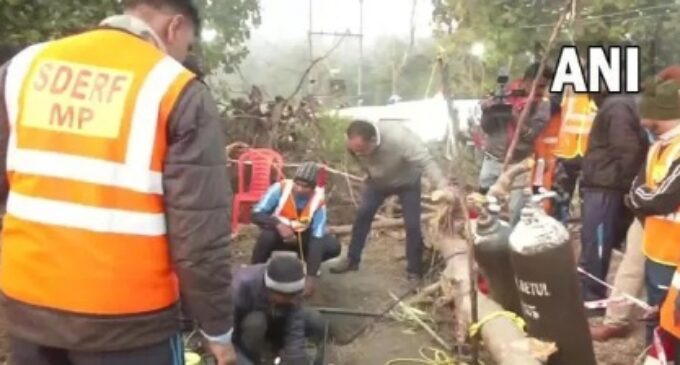 Madhya Pradesh: As Betul borewell child rescue crosses 65 hrs, mother turns desperate