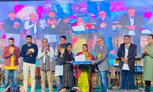 Vedanta Lanjigarh presents ‘Gyan Shree’ Award to matriculation toppers from Kalahandi