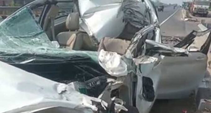 Two   killed  and five injured in  accident