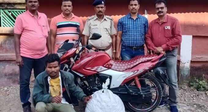 Kalimela Excise Team Nabs Accused with 23.5 Kg Ganja in Bike During Patrolling