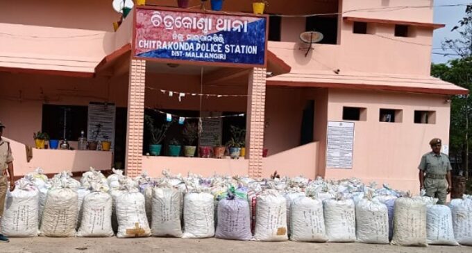 Chitrakonda police bust major Ganja operation, seize 132 bags worth 3 Crore 30 lakhs