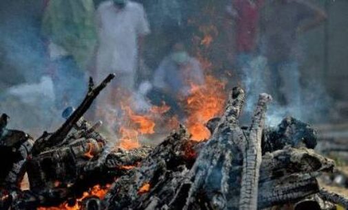 Man dies after jumping into funeral pyre of friend who succumbed to cancer