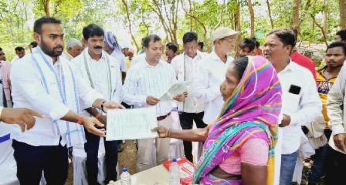 140 tribal people get land pattas 