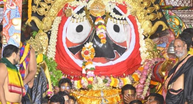 Sunabesha ritual performed in Puri, Lord Jagannath dazzles with mounds of gold ornaments