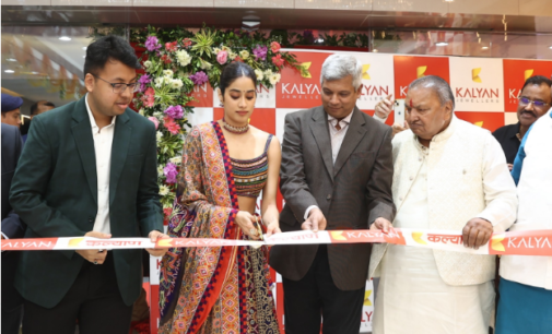 Good News for fashion lovers! Janhvi Kapoor inaugurates Kalyan Jewellers’ new showroom at Master Canteen