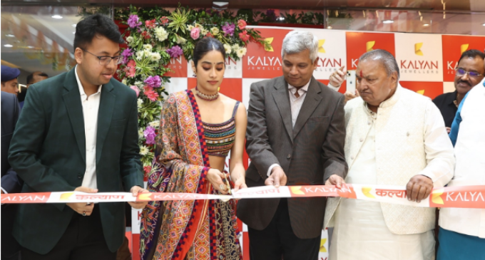 Good News for fashion lovers! Janhvi Kapoor inaugurates Kalyan Jewellers’ new showroom at Master Canteen