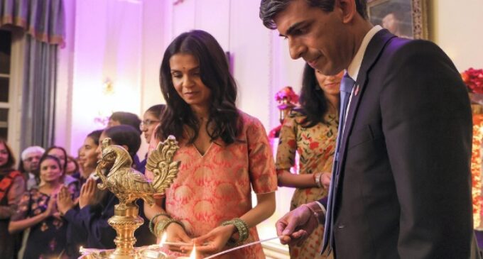 UK PM Rishi Sunak, wife Akshata Murty light Diwali lamps at Downing Street