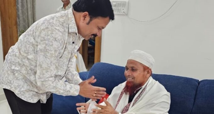 Ayurvedic Doctor Jamal Khan Makes Waves with Healing Touch Across Odisha