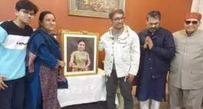 Aamir Khan visits ‘Dangal’ co-star Suhani Bhatnagar’s house, offers condolences