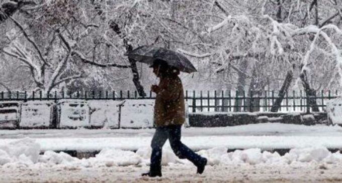 Heavy snowfall in Jammu and Kashmir, Himachal today; light rain likely in Delhi