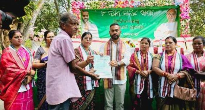 322 Tribal people get land pattas 