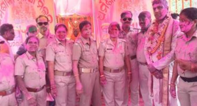 Police hosts colour festival