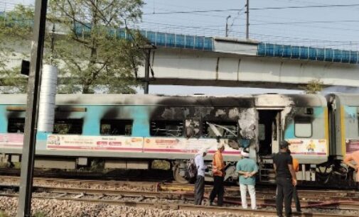 Fire breaks out in four coaches of Taj Express in Delhi