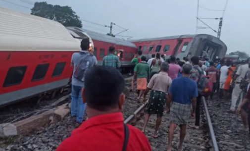 2 killed, 50 others injured as 18 coaches of Howrah-CSMT Express derails in Jharkhand