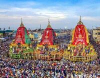 ବଡ଼ଦାଣ୍ଡରେ ତିନି ରଥରେ ବିଜେ ହେଲେ ତିନି ଠାକୁର