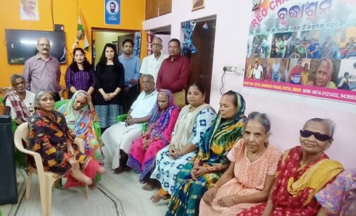 Tata Steel Employees Visit Old Age Home, Donate Essential Supplies