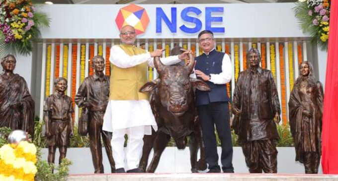 Mumbai: Maharashtra Gov. C P Radhakrishnan inaugurates iconic NSE Bull statue, launches  coffee table book