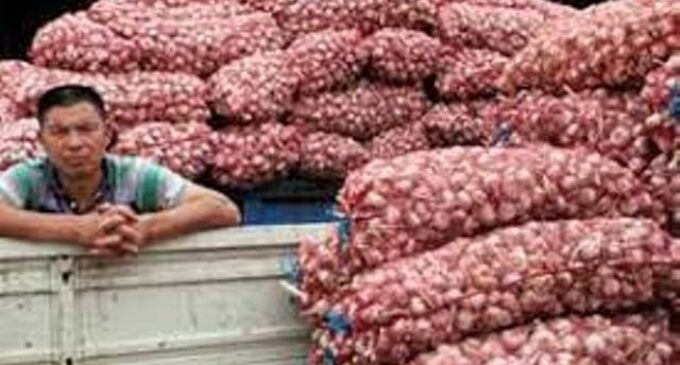 Smuggled Chinese garlic makes its way to ,Gujarat market