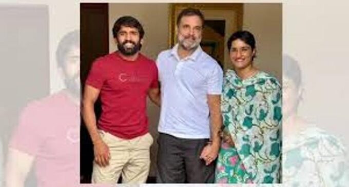 Wrestlers Vinesh Phogat, Bajrang Punia meet Rahul amid speculation over entering poll fray from Haryana