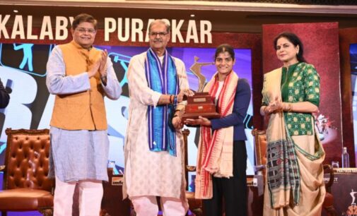 Celebrated swimmer Pratyasa Ray felicitated with 32nd Ekalabya Puraskar for 2024