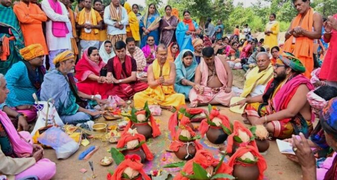 ଶ୍ରୀଜଗନ୍ନାଥ ମନ୍ଦିର ପ୍ରତିଷ୍ଠା ମହୋତ୍ସବ ଉଦଯାପିତ : ହଜାର ହଜାର ଶ୍ରଦ୍ଧାଳୁ ଓ ସାଧୁ ସନ୍ଥ ସାମିଲ, ହରେକୃଷ୍ଣ ହରେ ରାମ ଓ ମନ୍ତ୍ର ଧ୍ୱନିରେ ପ୍ରକମ୍ପିତ ହେଲା ପରିବେଶ