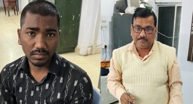 2 (TWO) TEXTILE INSPECTORS OF OFFICE OF ASSISTANT DIRECTOR, TEXTILE, BOUDH TRAPPED BY ODISHA VIGILANCE WHILE EACH TAKING BRIBE OF Rs.5,000/-