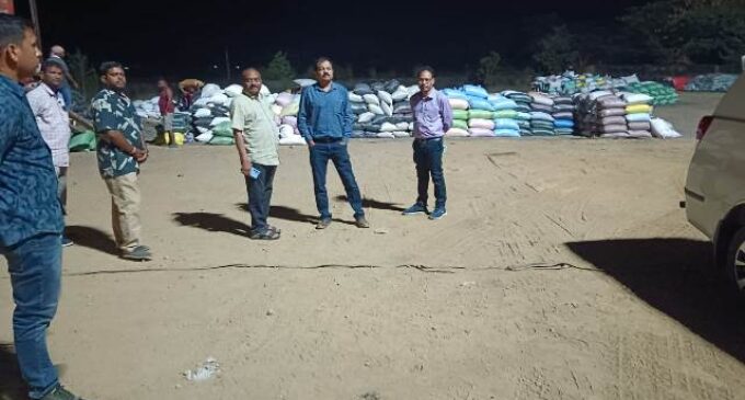 କଣ୍ଟାମାଳ ବ୍ଲକ୍ ଅନ୍ତର୍ଗତ ବିଭିନ୍ନ ଧାନ କ୍ରୟ ମଣ୍ଡି ପରିଦର୍ଶନ କଲେ ଜିଲ୍ଲାପାଳ ଓ ବରିଷ୍ଠ ଅଧିକାରୀ