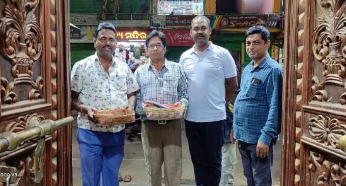 ରତେଶମ୍ଭୁ ମିଳନ ସମାରୋହ ପ୍ରସ୍ତୁତି ପାଇଁ ମା’ ପାଟଖଣ୍ଡାଙ୍କ ନିକଟରେ ପୂଜାର୍ଚନା