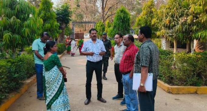 ହରଭଙ୍ଗା ବ୍ଲକର ବିଭିନ୍ନ ସେବାଶ୍ରମ ବିଦ୍ୟାଳୟ ପରିଦର୍ଶନ କଲେ ବୌଦ୍ଧ ଜିଲ୍ଲାପାଳ ଓ ଅନ୍ୟାନ୍ୟ ବରିଷ୍ଠ ଅଧିକାରୀ