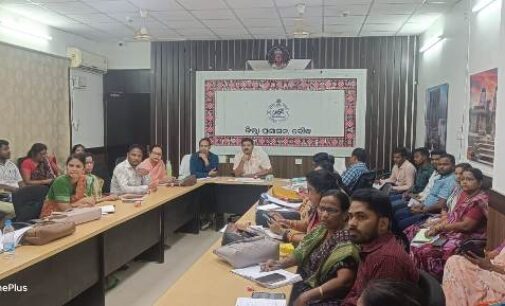 ଜିଲ୍ଲାପାଳଙ୍କ କାର୍ଯ୍ୟାଳୟ ସମ୍ମିଳନୀ କକ୍ଷରେ ସମାଜ କଲ୍ୟାଣ ବିଭାଗର ସମୀକ୍ଷା କଲେ ଜିଲ୍ଲାପାଳ