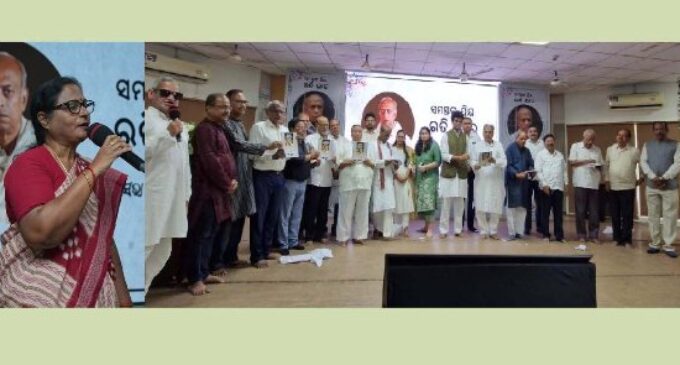 Rich tributes paid to veteran journalist Ratikant Mohanty; people from all walks of life join memorial in Bhubaneswar