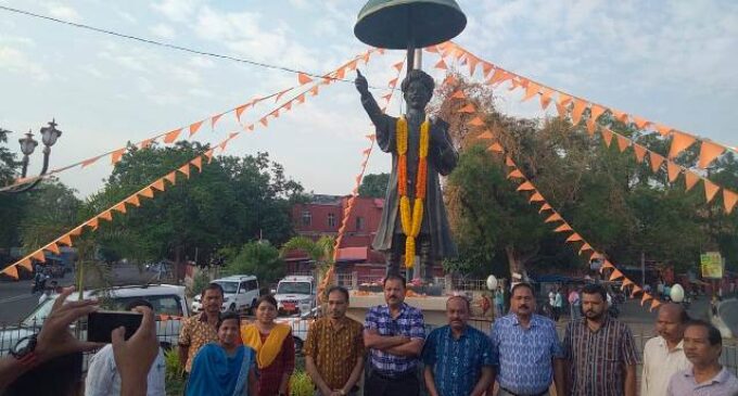 ନୂଆସାହି ଛକ ନିକଟରେ ଉତ୍କଳ ଗୌରବ ମଧୁସୂଦନ ଦାସଙ୍କ ଜୟନ୍ତୀରେ ଶ୍ରଦ୍ଧାଞ୍ଜଳି ଜଣାଇଲା ଜ଼ିଲ୍ଲା ପ୍ରଶାସନ