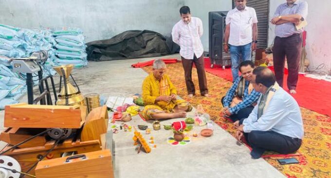 ଆଜି ଠାରୁ ଜିଲ୍ଲାରେ ରବି ଧାନ କିଣା ଆରମ୍ଭ –ଭାଲେର ପେକ୍ସ ରେ ଧାନ କିଣା ର ଶୁଭାରମ୍ଭ କଲେ ଅତିରିକ୍ତ ଜିଲ୍ଲାପାଳ