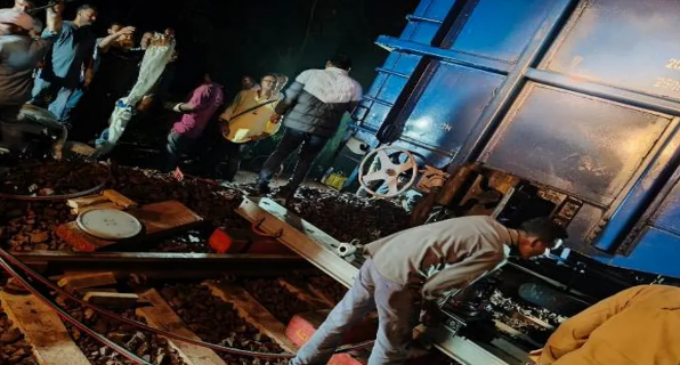 ମାଲବାହୀ ଟ୍ରେନର ଚାରିଟି ବଗି ଲାଇନଚ୍ୟୁତ, କୌଣସି କ୍ଷତି ଘଟିନଥିବା ସୂଚନା