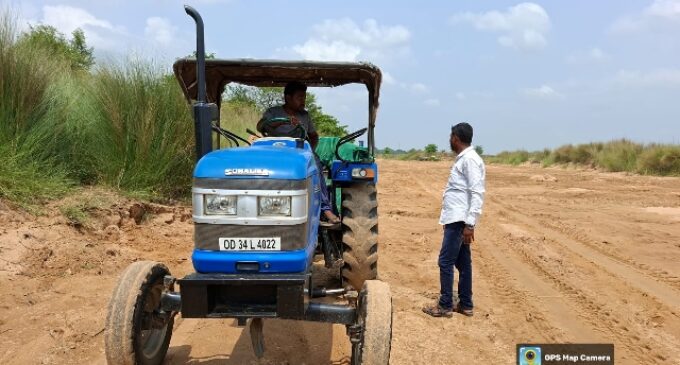 Mining department raided illegal sand mining activities and seized 27 vehicles in Jajpur