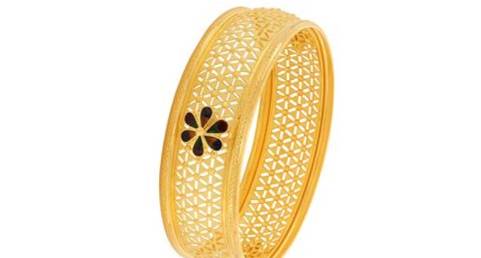 Reliance Jewels Celebrates Raja Parba with a Big Bangle Offer