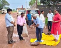 AM/NS India performs Bhoomi Pooja for construction of concrete road in Sagasahi