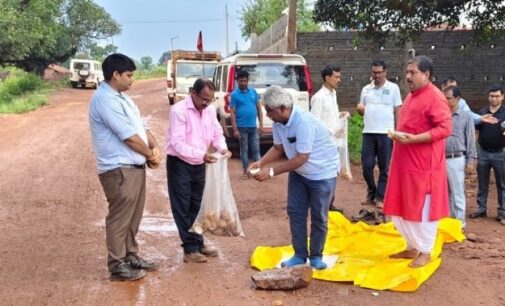 AM/NS India performs Bhoomi Pooja for construction of concrete road in Sagasahi