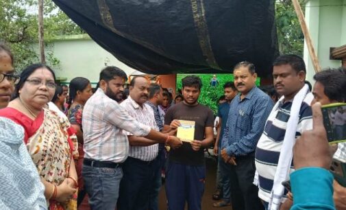 ବ୍ରାହ୍ମଣୀପାଲି ଗ୍ରାମ ପଞ୍ଚାୟତ କାର୍ଯ୍ୟାଳୟ ଠାରେ ବିକାଶ ବାହନ ରଥକୁ ସ୍ବାଗତ, ଯୋଗଦେଲେ ଜିଲ୍ଲାପାଳ