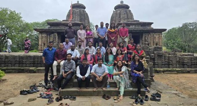 ବୌଦ୍ଧ : ଜିଲ୍ଲା ସଂଗ୍ରହାଳୟ ପରିଦର୍ଶନ କଲେ ତାଲିମ ନେଉଥିବା ୨୦ ଓଡିଶା ପ୍ରଶାସନିକ ସେବା ଅଧିକାରୀ