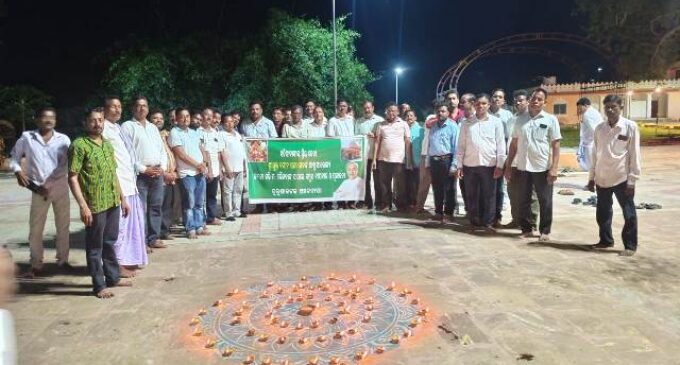 ନବୀନଙ୍କ ଆଶୁଆରୋଗ୍ୟ କାମନା କରି ଭୈରବୀ ମନ୍ଦିରରେ ପୁରୁଣାକଟକ ଅଞ୍ଚଳବାସୀଙ୍କ ପକ୍ଷରୁ ସମୂହ ଦୀପଦାନ ଓ ପୂଜାର୍ଚ୍ଚନା