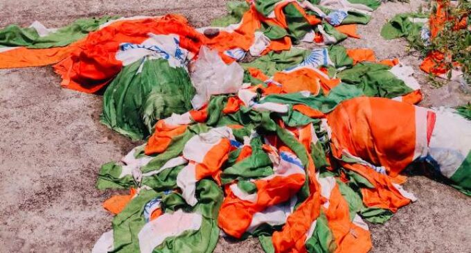 ନୟାଗଡ଼ :ଜାତୀୟ ପତାକା ରାସ୍ତା କଡ଼଼ରେ ଫୋପାଡ଼ିବା ଭଳି ସମ୍ବେଦନଶୀଳ ପ୍ରସଙ୍ଗକୁ ଗୁରୁତର ସହ ନେଲା କଂଗ୍ରେସ